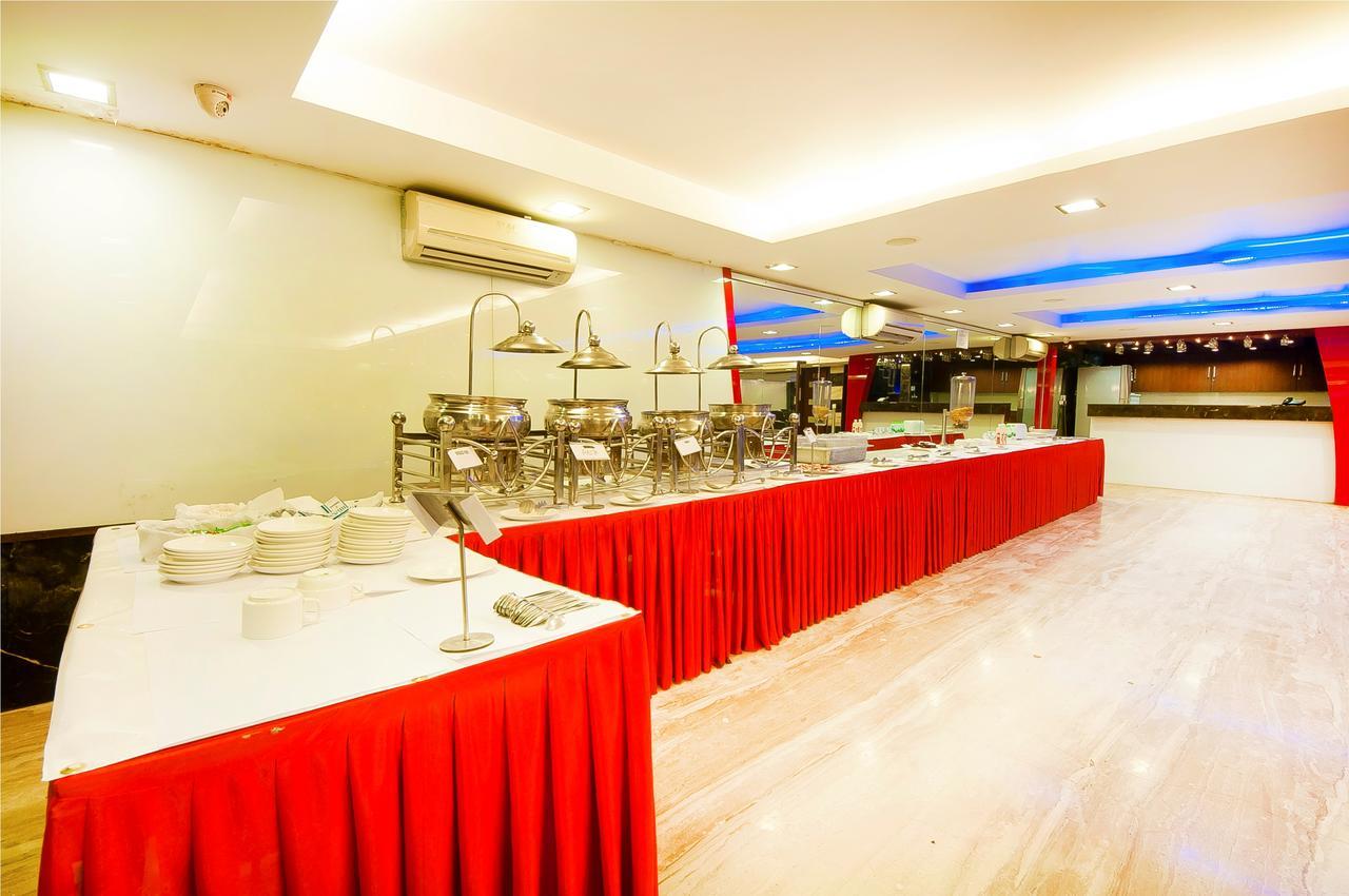 Hotel Amaltas International - Delhi-16 Yeni Delhi Dış mekan fotoğraf