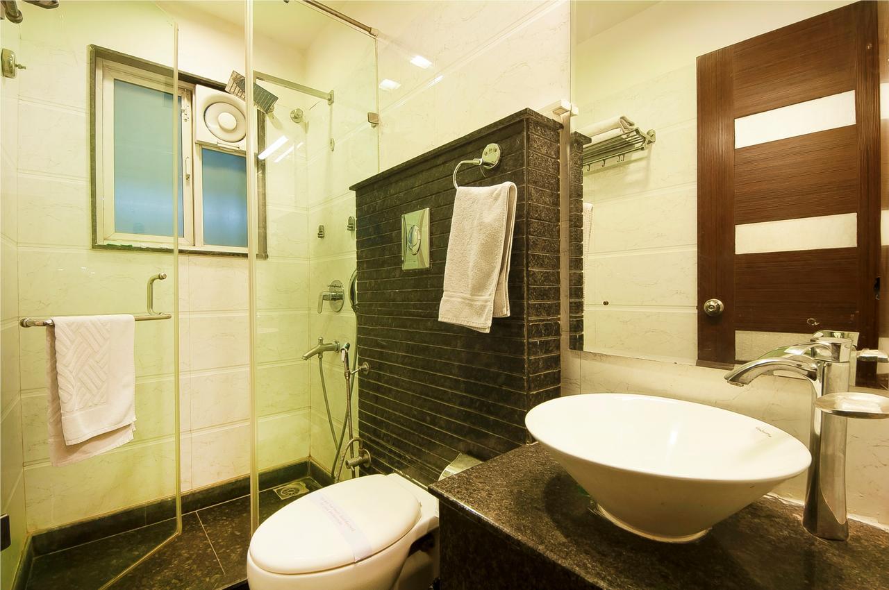 Hotel Amaltas International - Delhi-16 Yeni Delhi Dış mekan fotoğraf