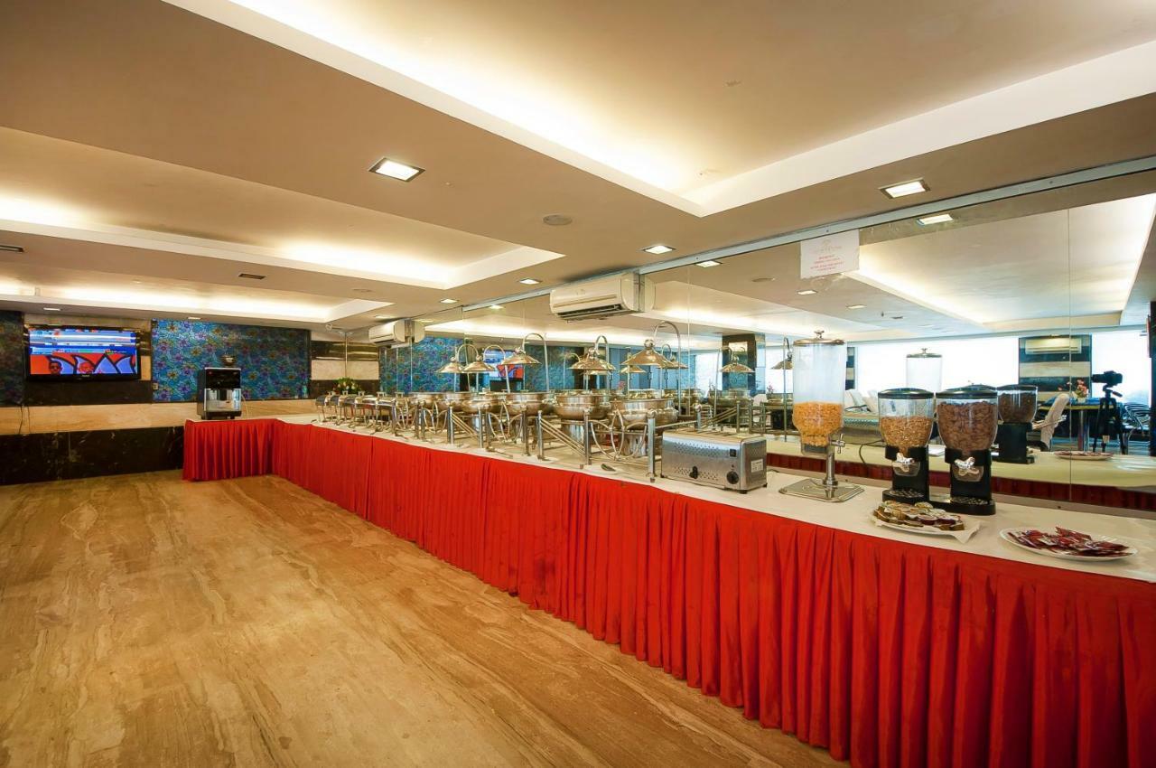 Hotel Amaltas International - Delhi-16 Yeni Delhi Dış mekan fotoğraf