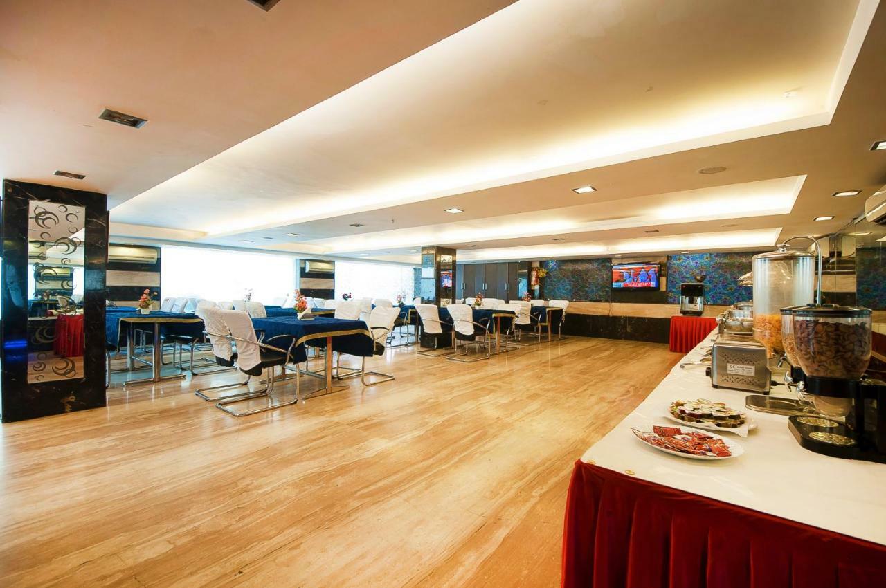 Hotel Amaltas International - Delhi-16 Yeni Delhi Dış mekan fotoğraf