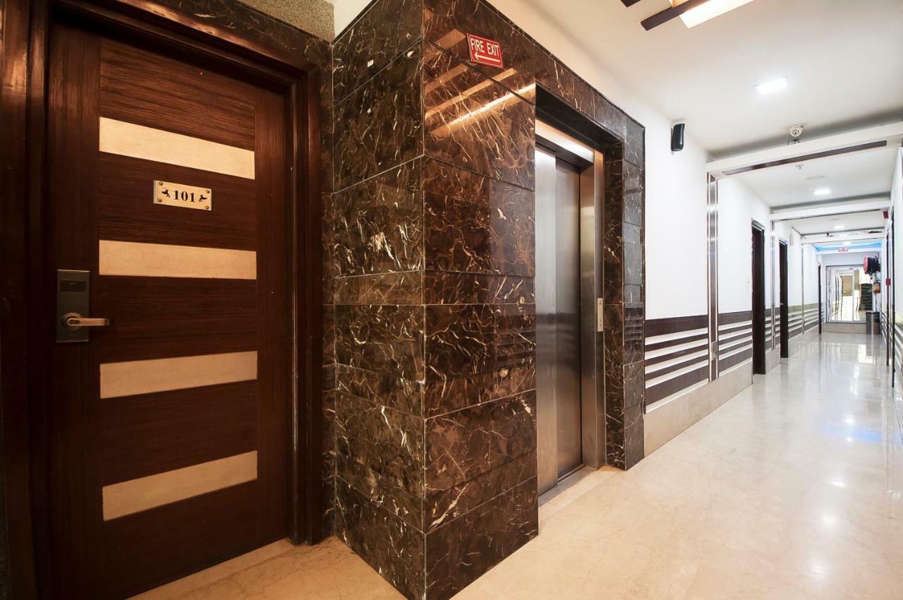 Hotel Amaltas International - Delhi-16 Yeni Delhi Dış mekan fotoğraf